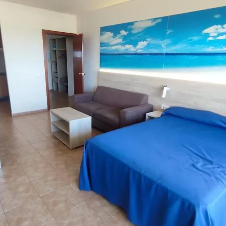 Cala Crancs - Sea Views * סאלו
